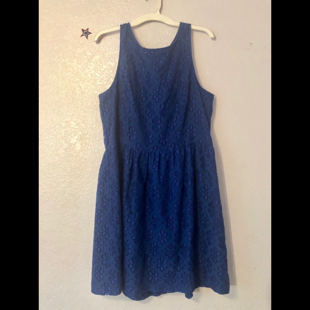 blue sleeveless dress